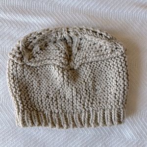 Pins and needles beige knit hat